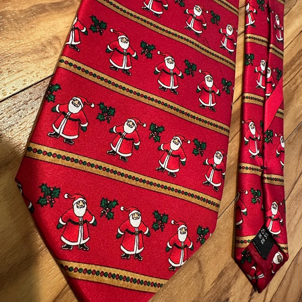 Santa 🎅🏻 Father Christmas silk tie‎ festive and classy!